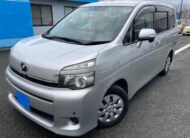 TOYOTA VOXY X